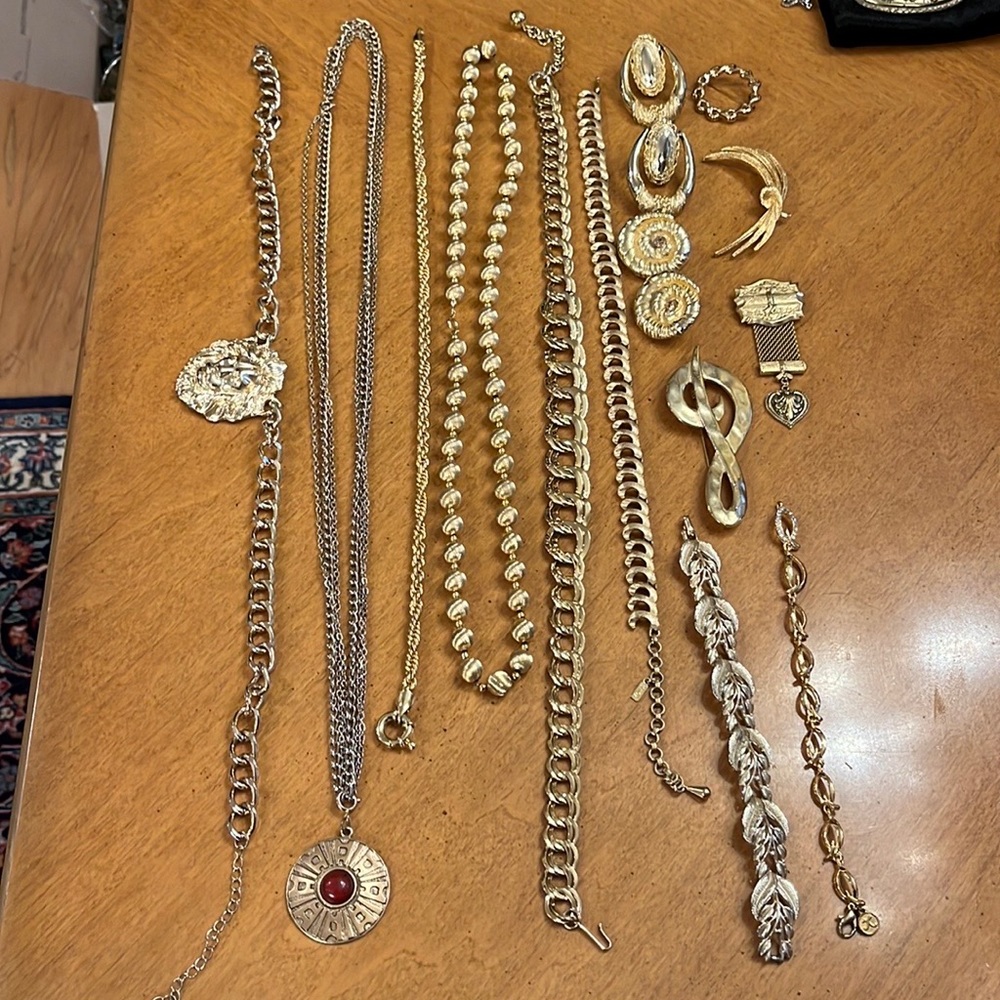 14 pieces vintage chunky gold lion head necklace clip earrings brooch Coro lot